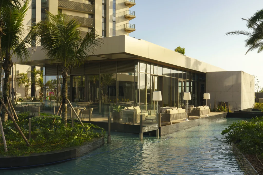 17 - Pool bar
